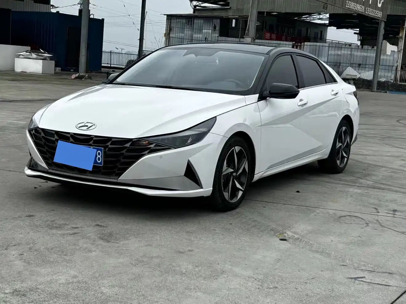 Фото 1 - Hyundai Elantra