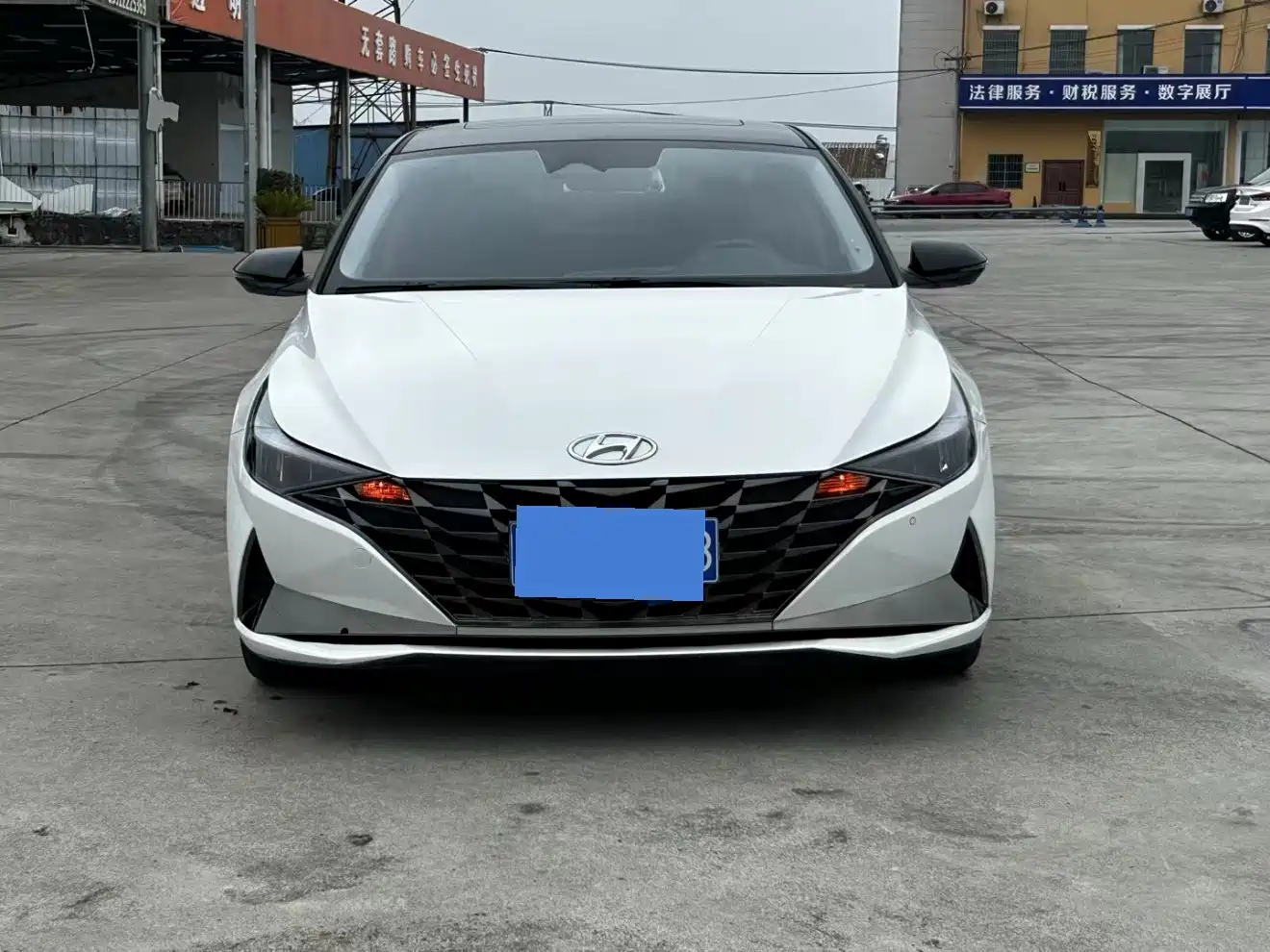 Фото 2 - Hyundai Elantra