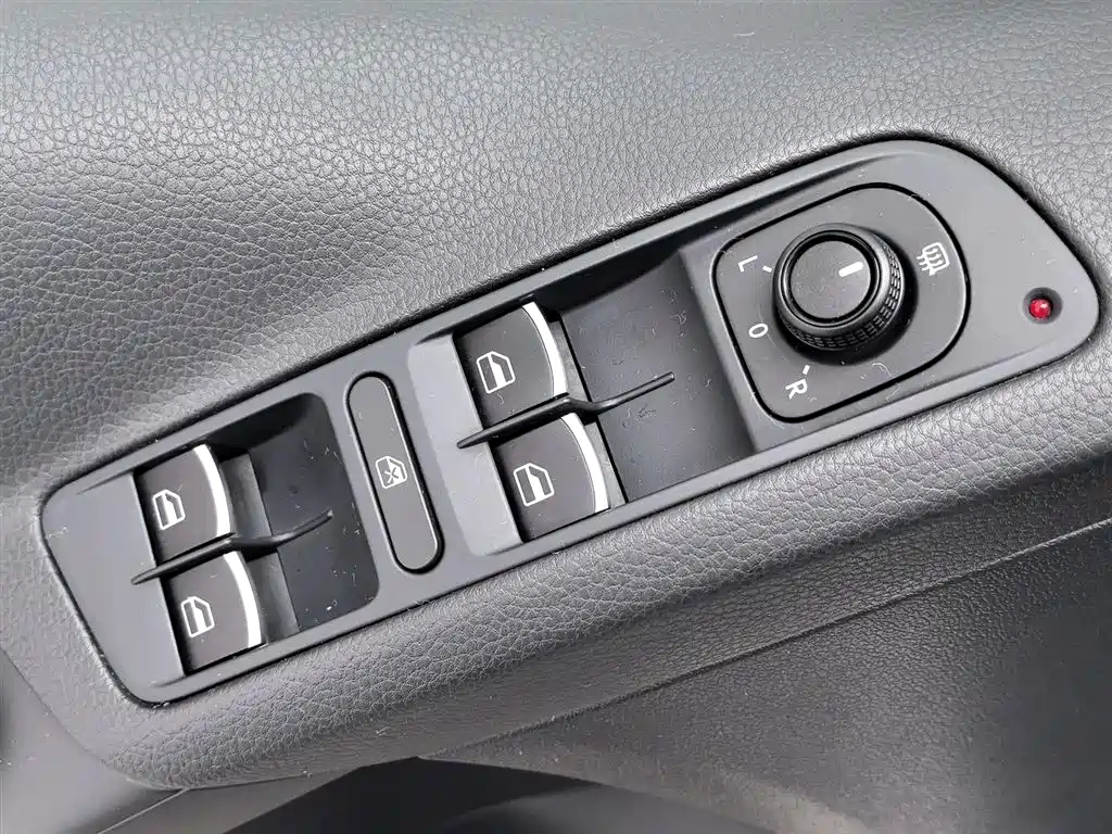 Volkswagen Tiguan 2017 300TSI Automatic 2WD Silk Road Comfort Edition фото 9