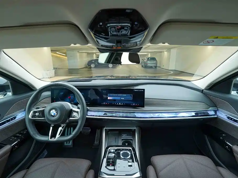 BMW 7 Series 2023 Model 740Li Leading M Sport Package фото 19