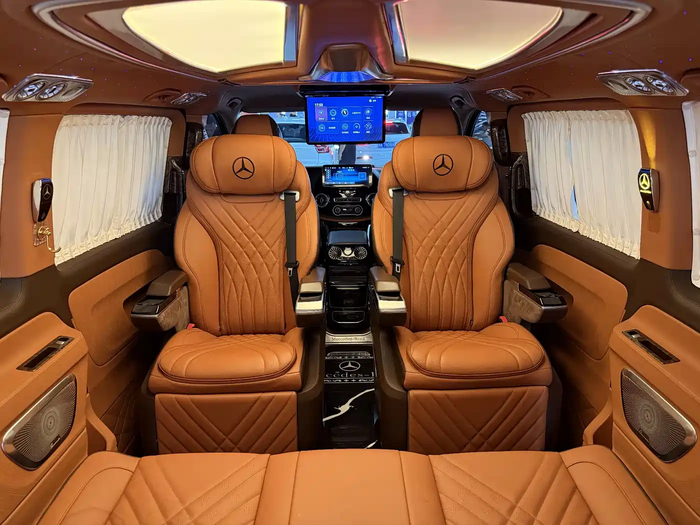 Mercedes-Benz Vito 2023 2.0T Business 7-Seater фото 24