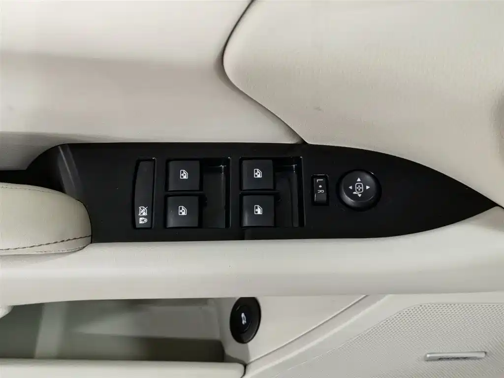 Cadillac XTS 2017 28T Technology фото 9