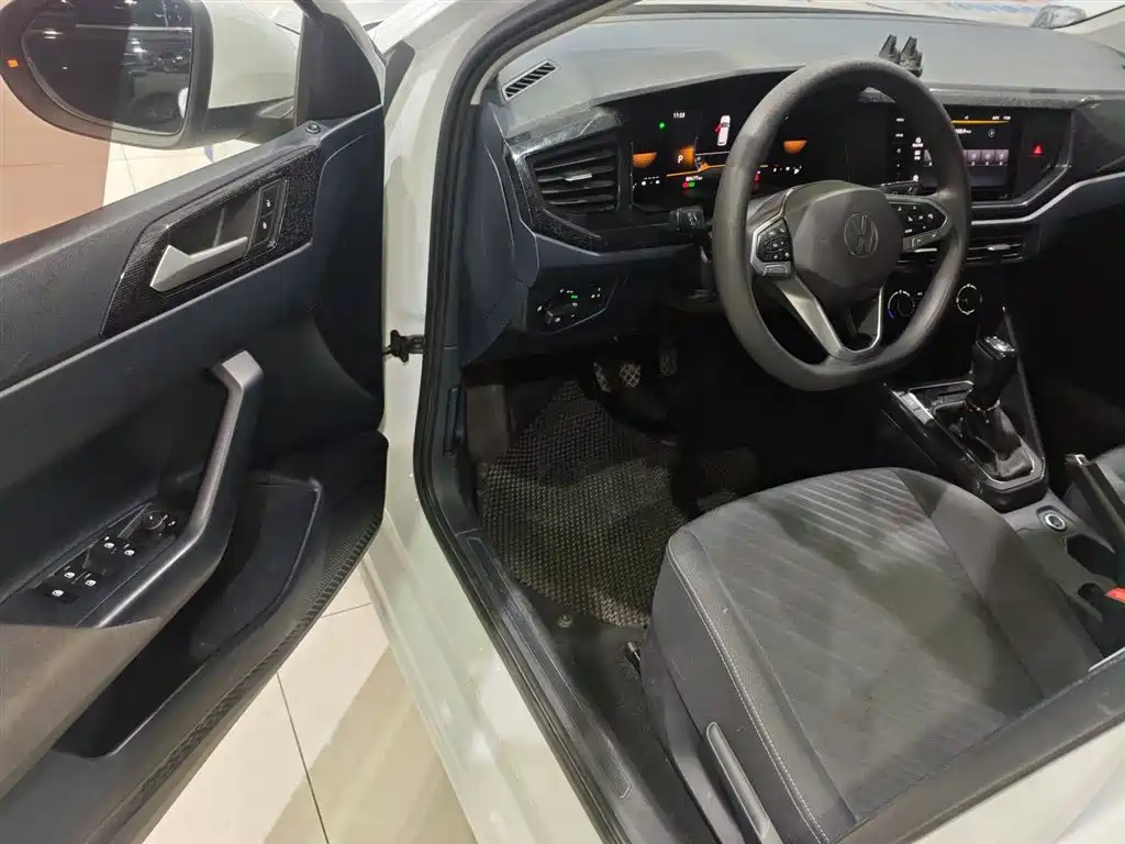 Volkswagen Lavida 2023 Xinrui 1.5L Auto Xinyi Edition фото 16
