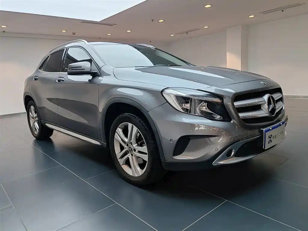 Mercedes-Benz GLA 2017 GLA 200 Dynamic фото 2