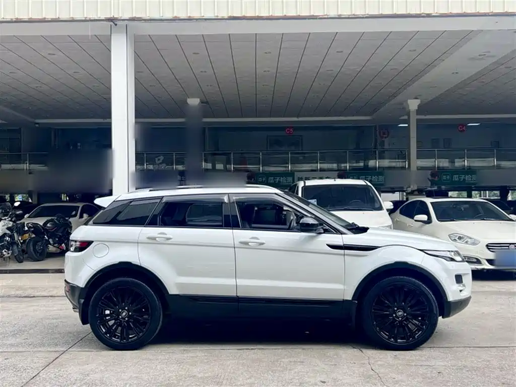 Land Rover Range Rover Evoque (Import) 2014 2.0T 5-door Brilliance Premium фото 8