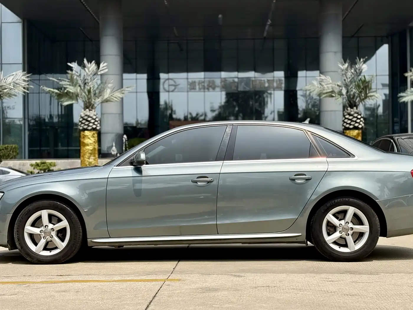 Audi A4L 2013 35 TFSI Automatic Standard фото 13