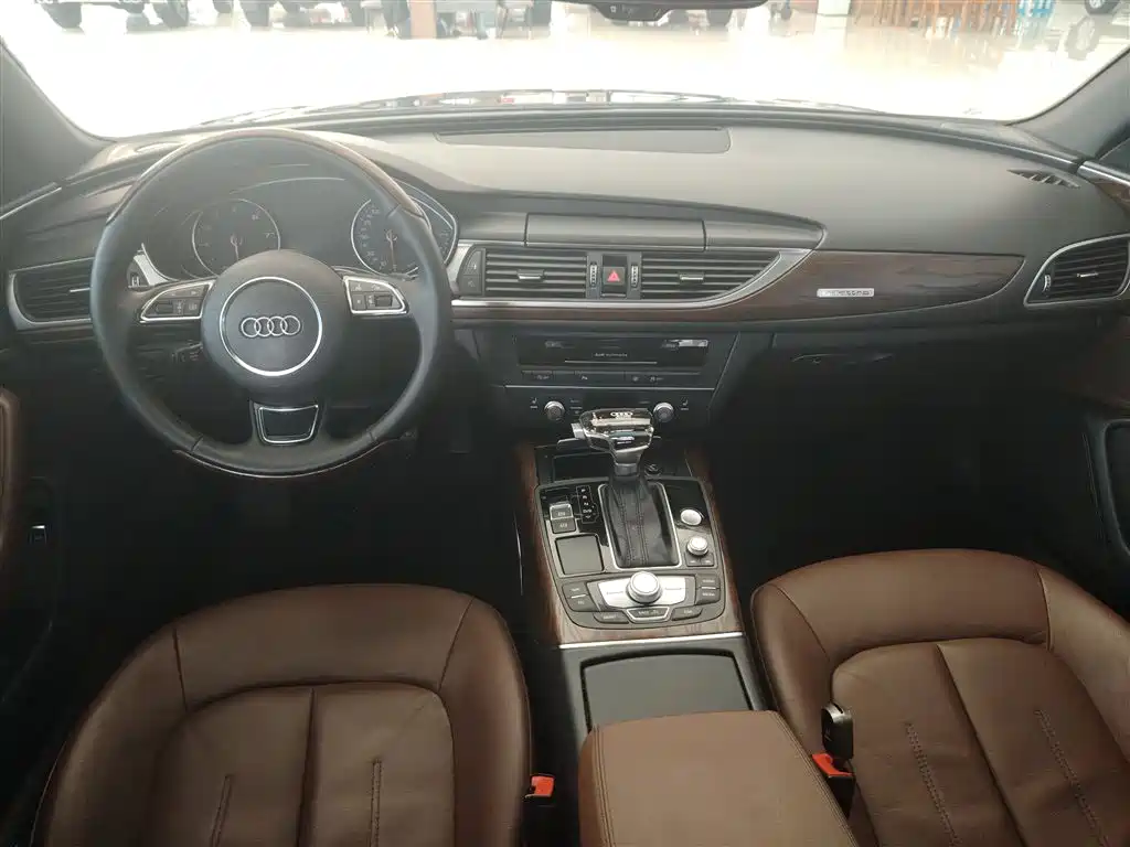 Audi A6L 2018 30th Anniversary 45 TFSI quattro Sport фото 11
