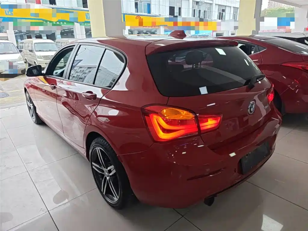 BMW 1 Series (Import) 2018 118i Sport Design Package фото 5