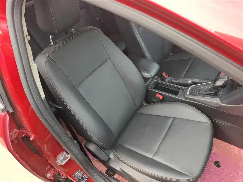 Фото 25 - Ford Focus