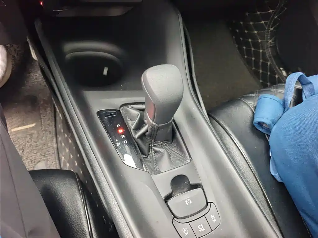 Toyota C-HR 2021 2.0L Comfort Edition фото 10