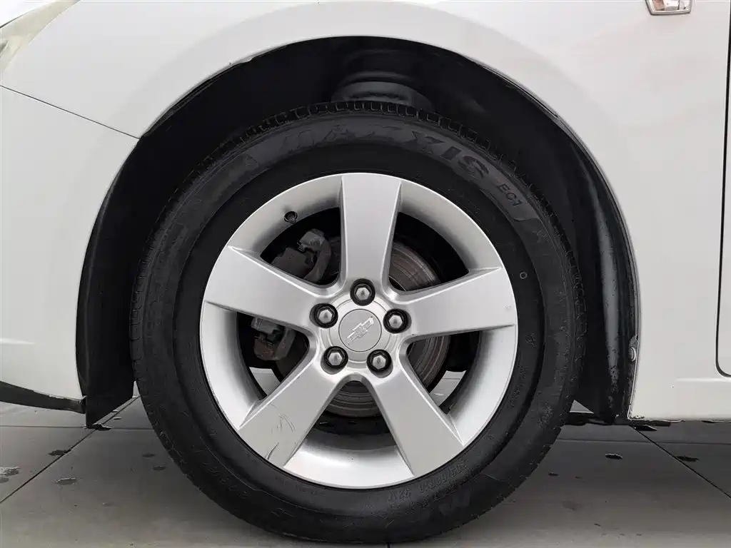 Chevrolet Cruze 2013 Model 1.6L SE AT фото 17