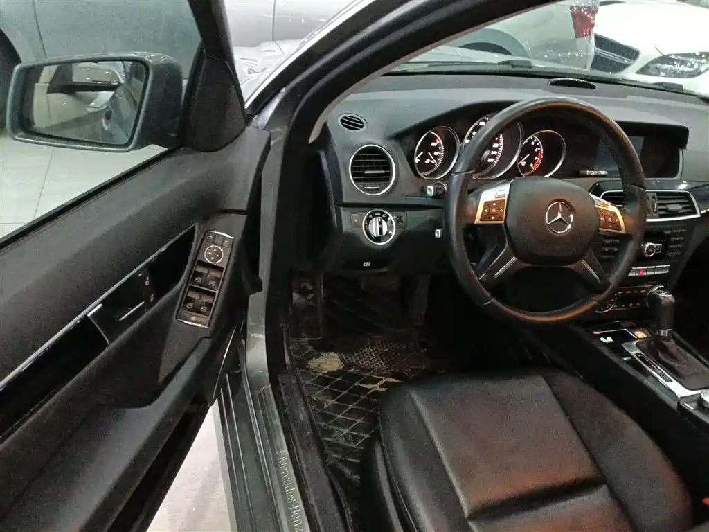 Mercedes-Benz C-Class 2013 C 180 Classic Grand Edition фото 11