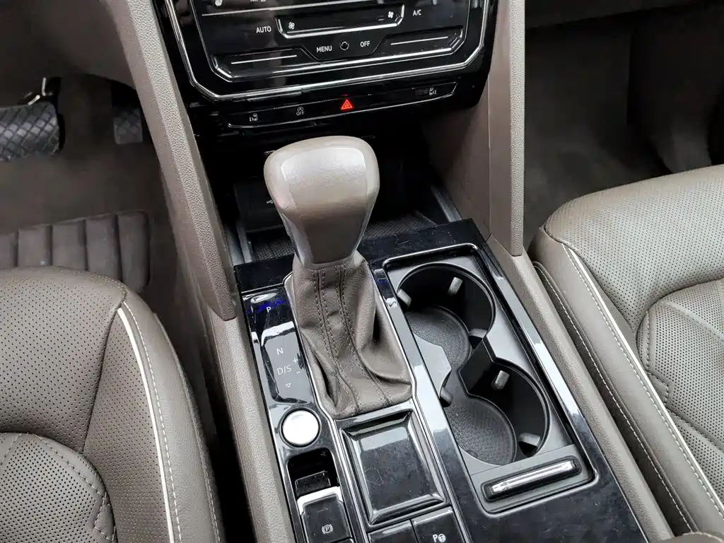 Volkswagen Viloran 2020 380TSI Premium фото 13