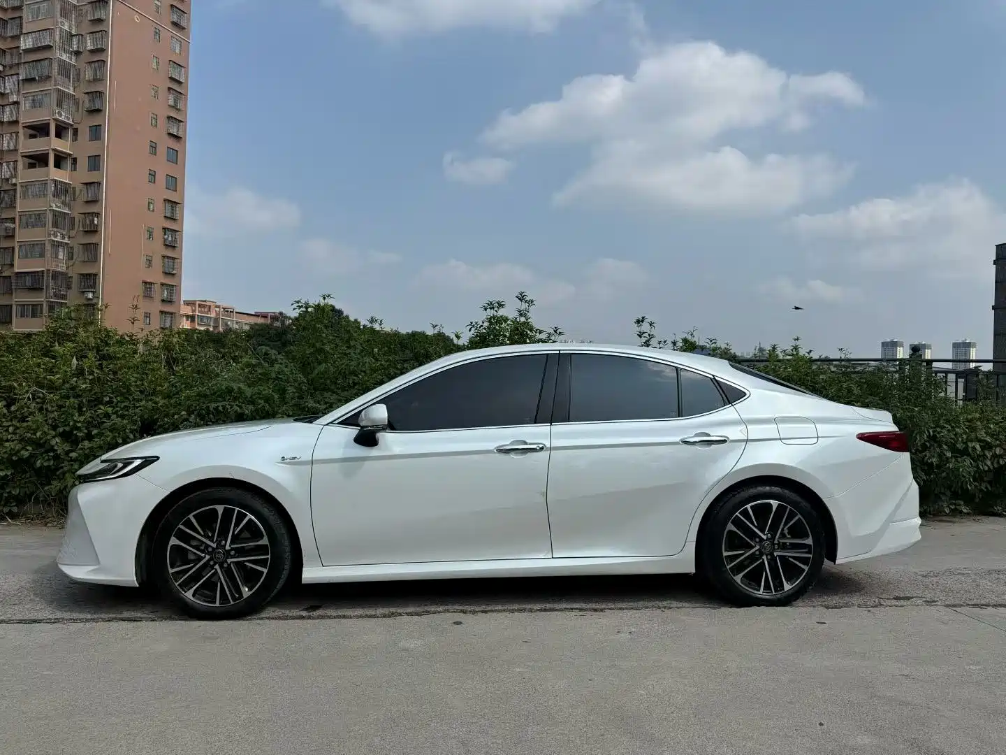 Фото 4 - Toyota Camry