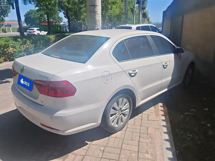 Volkswagen Lavida 2013 Facelift 1.4TSI Manual Comfort фото 3