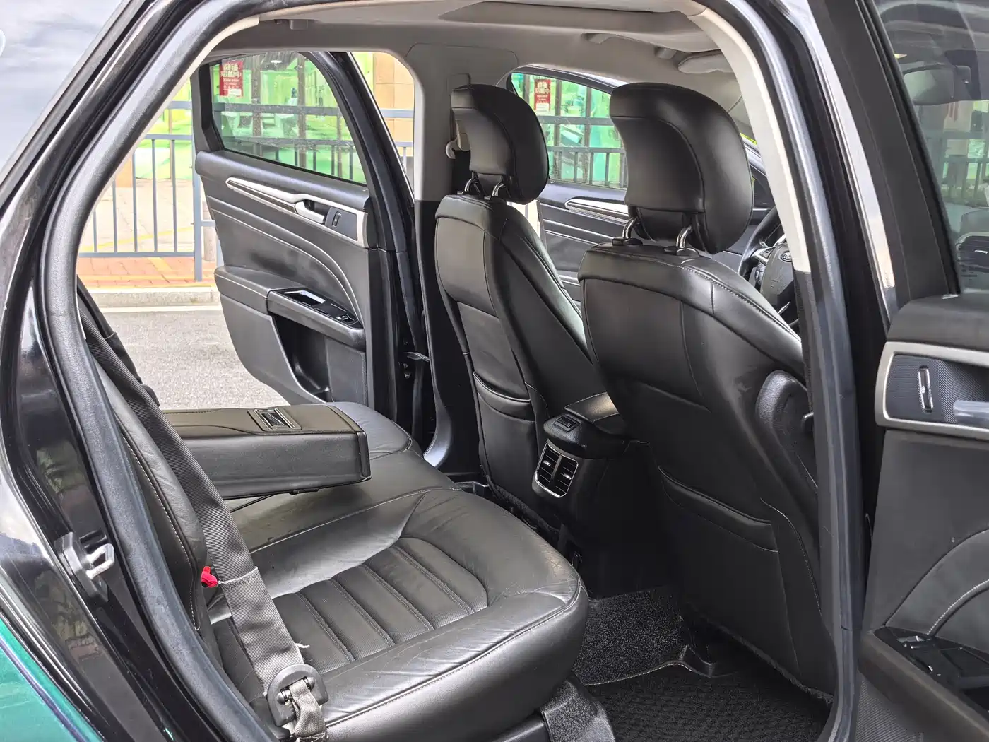 Photo 12 - Ford Mondeo