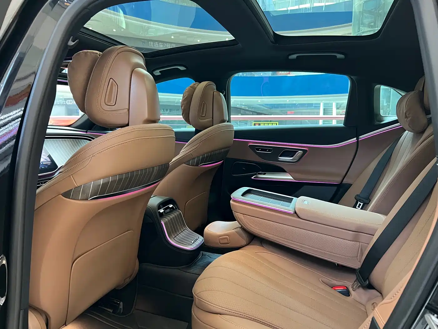 Mercedes-Benz E-Class 2025 E 300 L Fashion фото 11