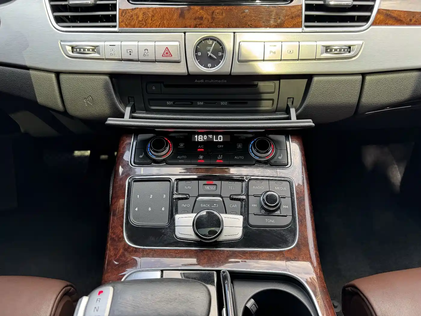 Фото 9 - Audi A8