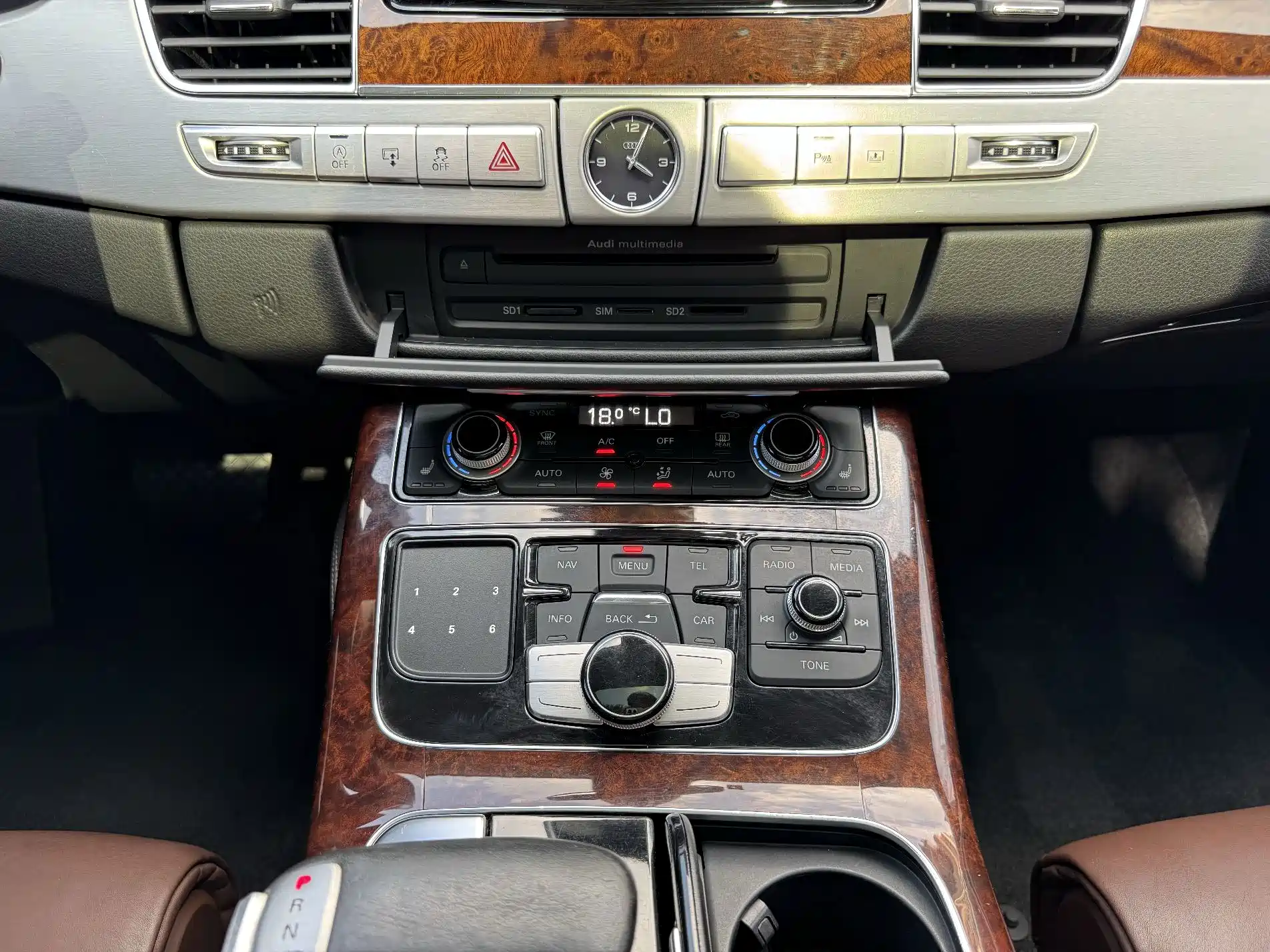 صورة 9 - Audi A8