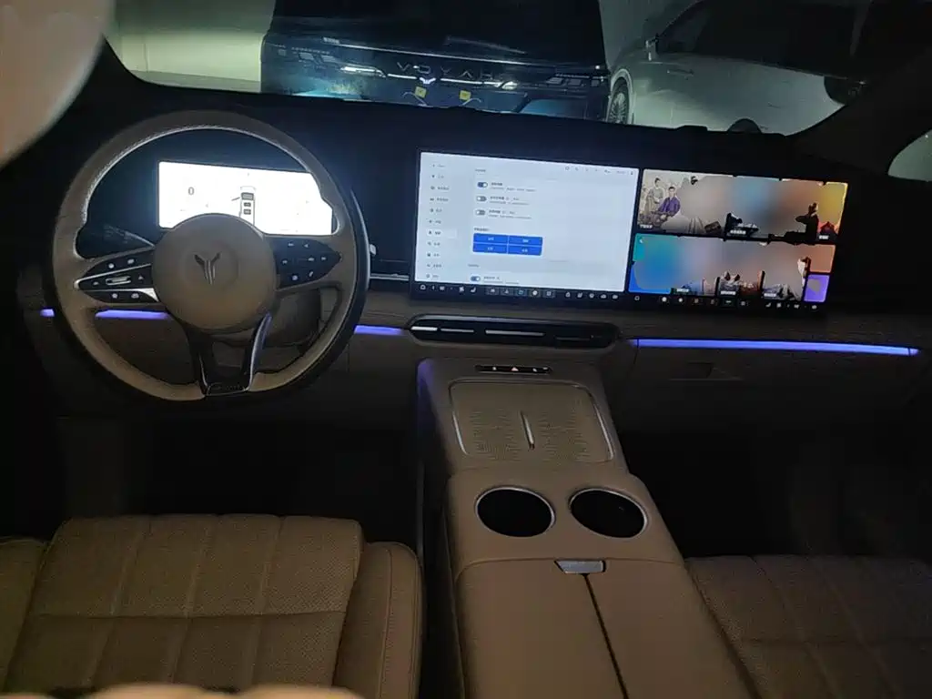 Voyah Auto Voyah Dreamer 2025 PHEV AWD Flagship Kunpeng Edition фото 10