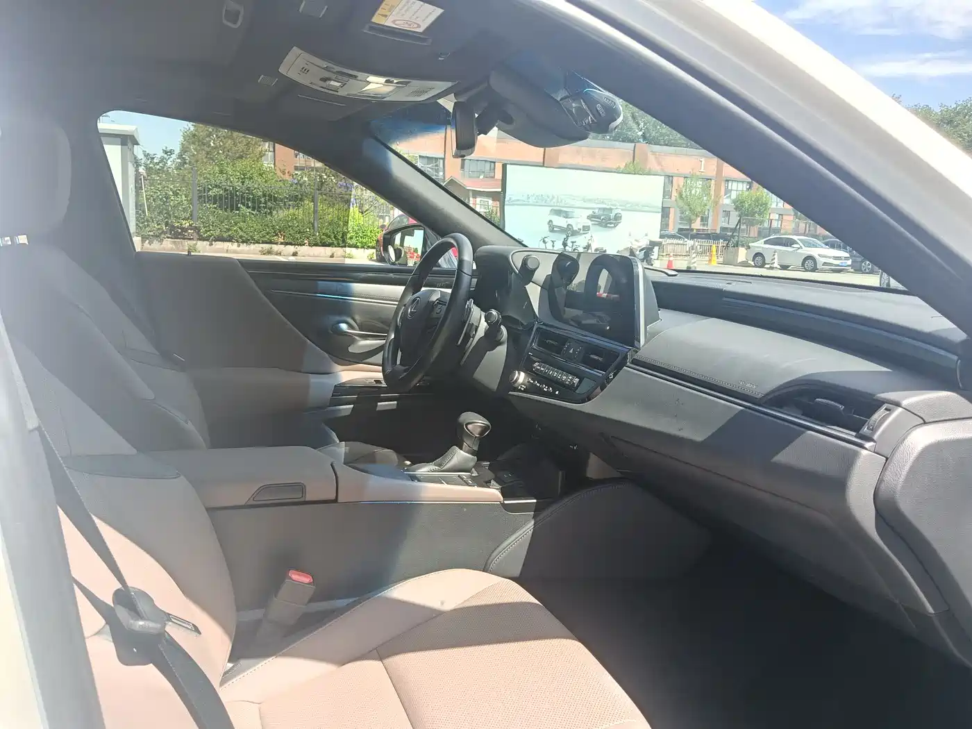 Lexus ES 2021 200 Excellence Edition фото 28