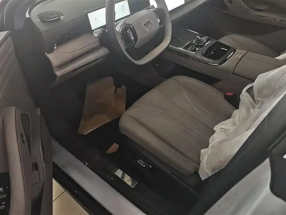Geely Galaxy Galaxy Xingyao 8 2025 60km EM-i Luxury Edition фото 9
