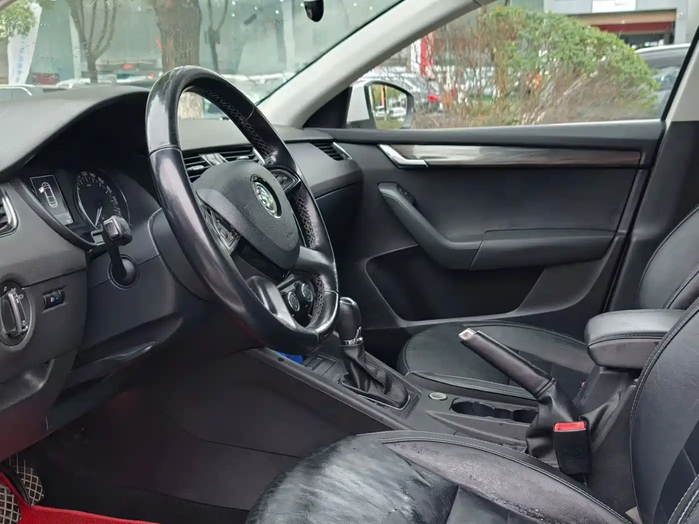 Škoda Octavia 2016 1.6L Automatic Smart Edition фото 4