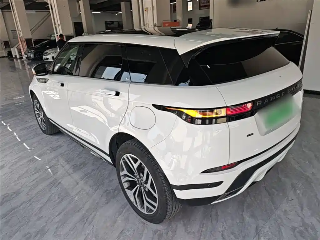 Land Rover Range Rover Evoque New Energy 2023 Range Rover Evoque L P300e Plug-in Hybrid Edition фото 5