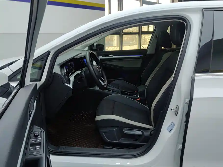 Volkswagen Golf 2023 Facelift 280TSI DSG Pro фото 9