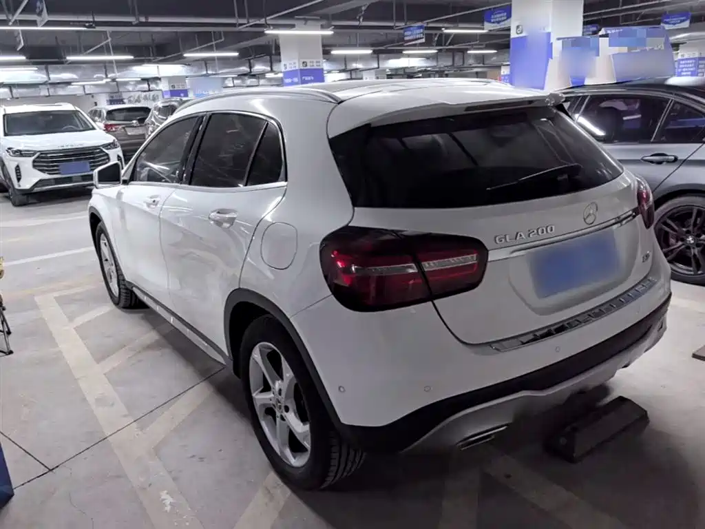 Mercedes-Benz GLA 2018 GLA 200 Dynamic фото 5