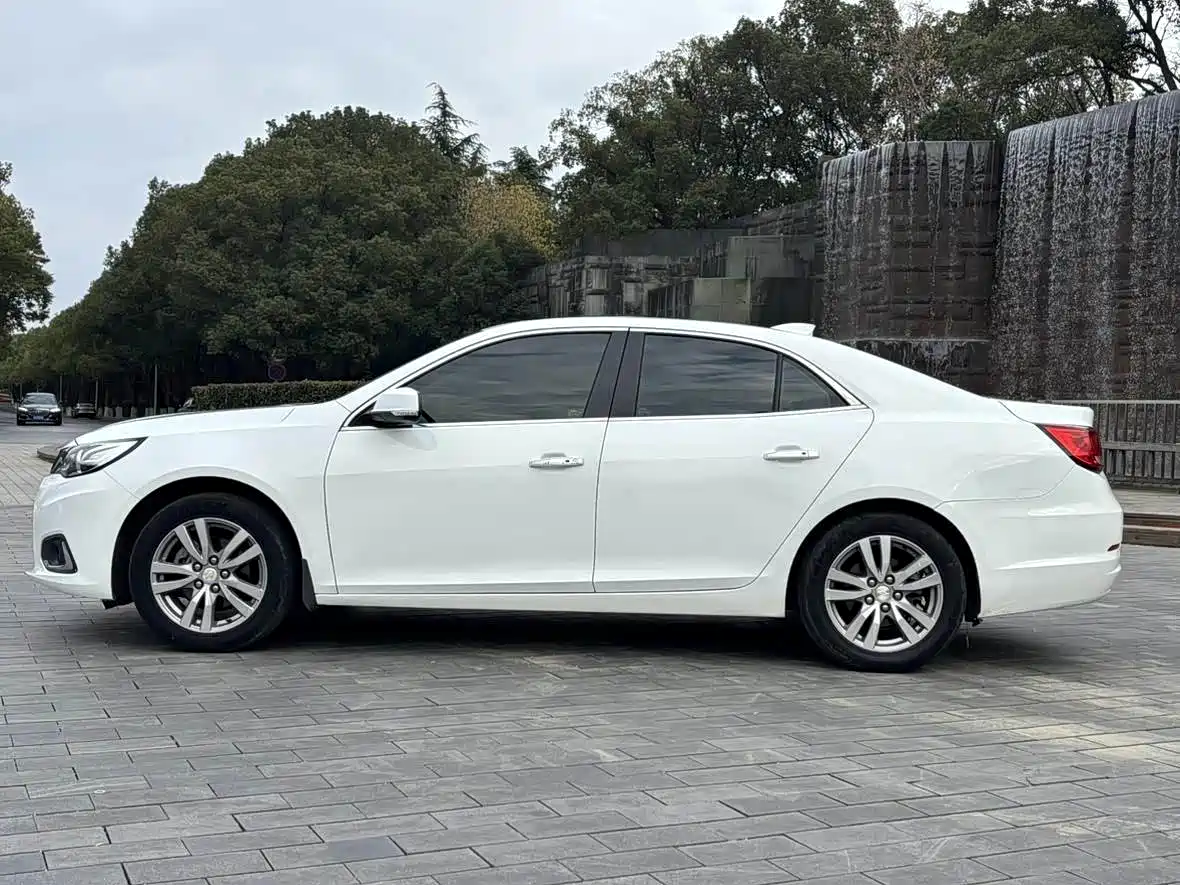 Chevrolet Malibu 2017 1.5T Automatic Luxury Edition фото 4