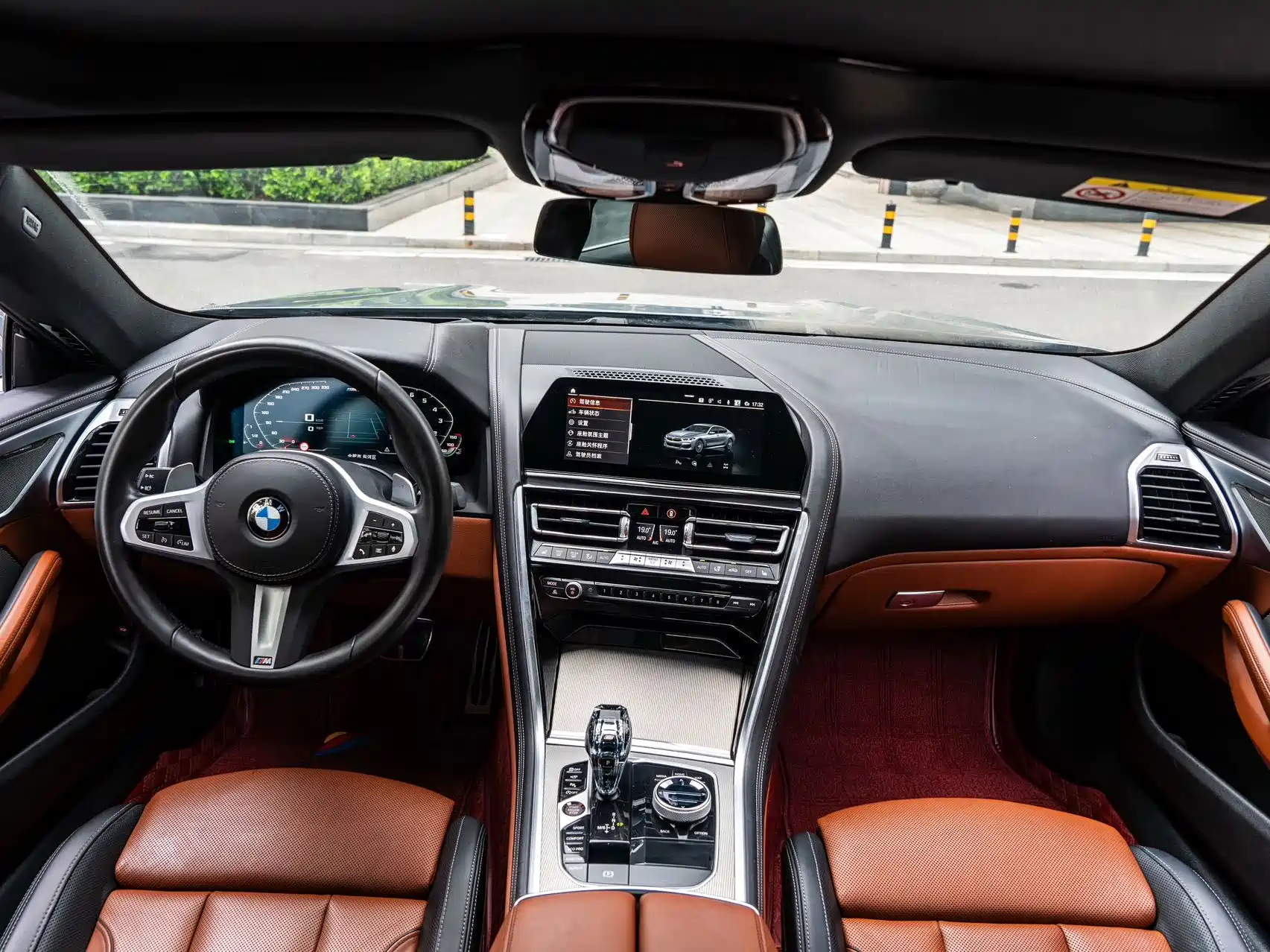 Фото 5 - BMW 8 Series