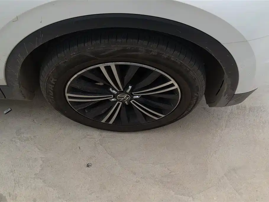 Volkswagen Tiguan L 2021 330TSI Automatic 2WD Smart фото 6