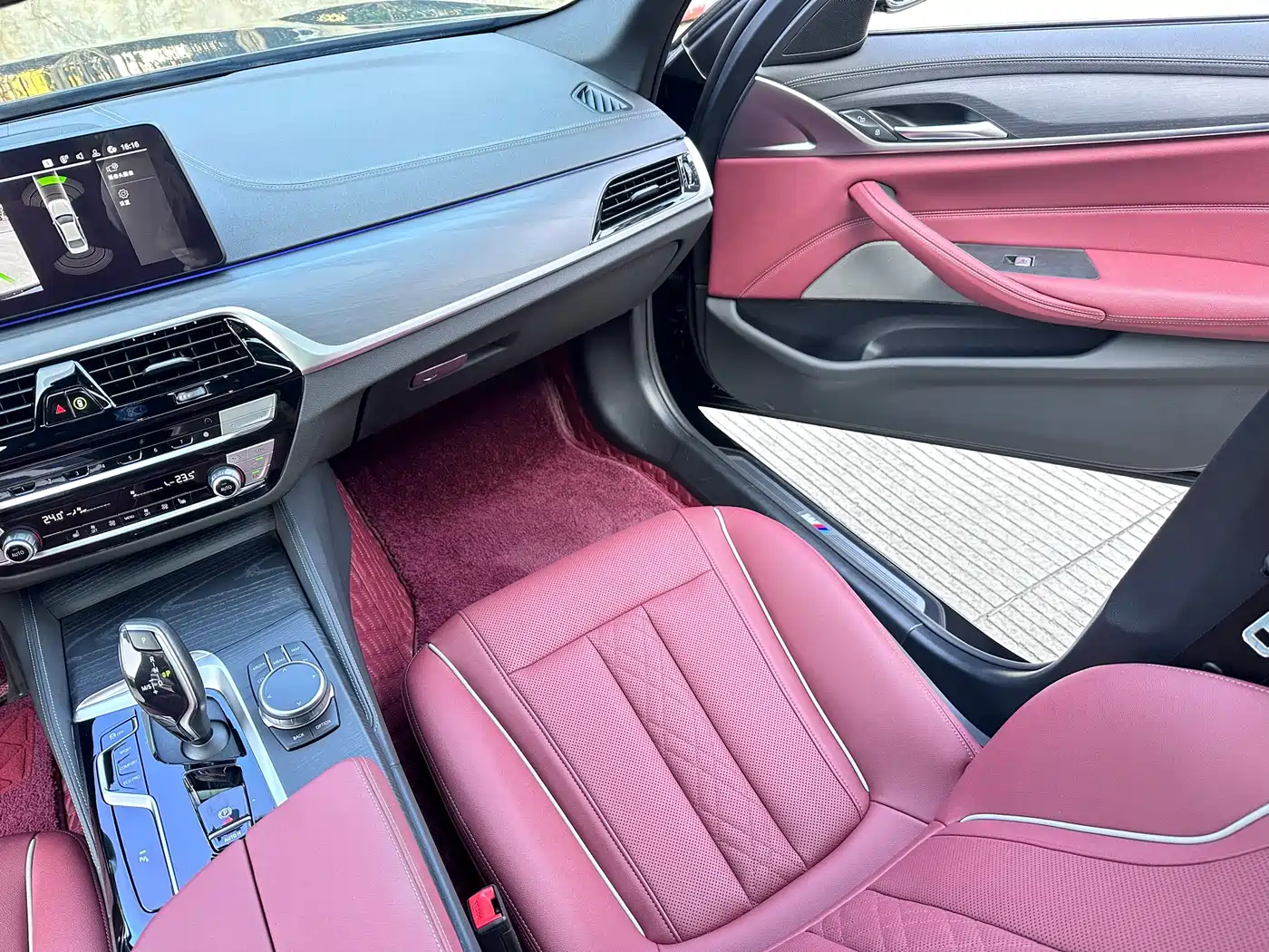 BMW 5 Series 2023 Facelift 530Li Leading M Sport Package фото 17