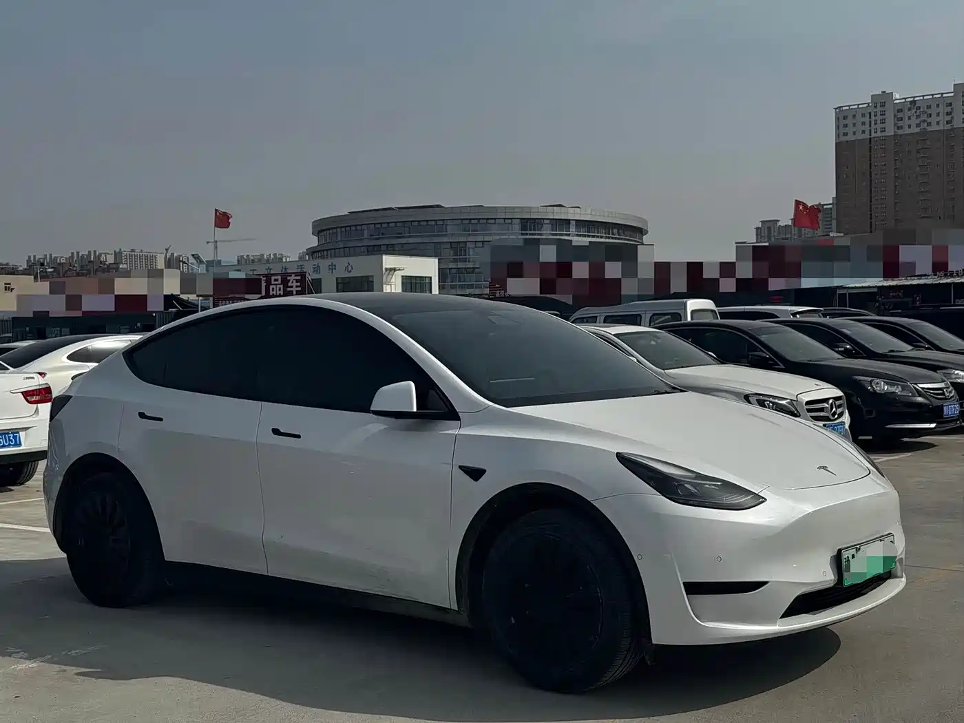 TESLA MODEL Y