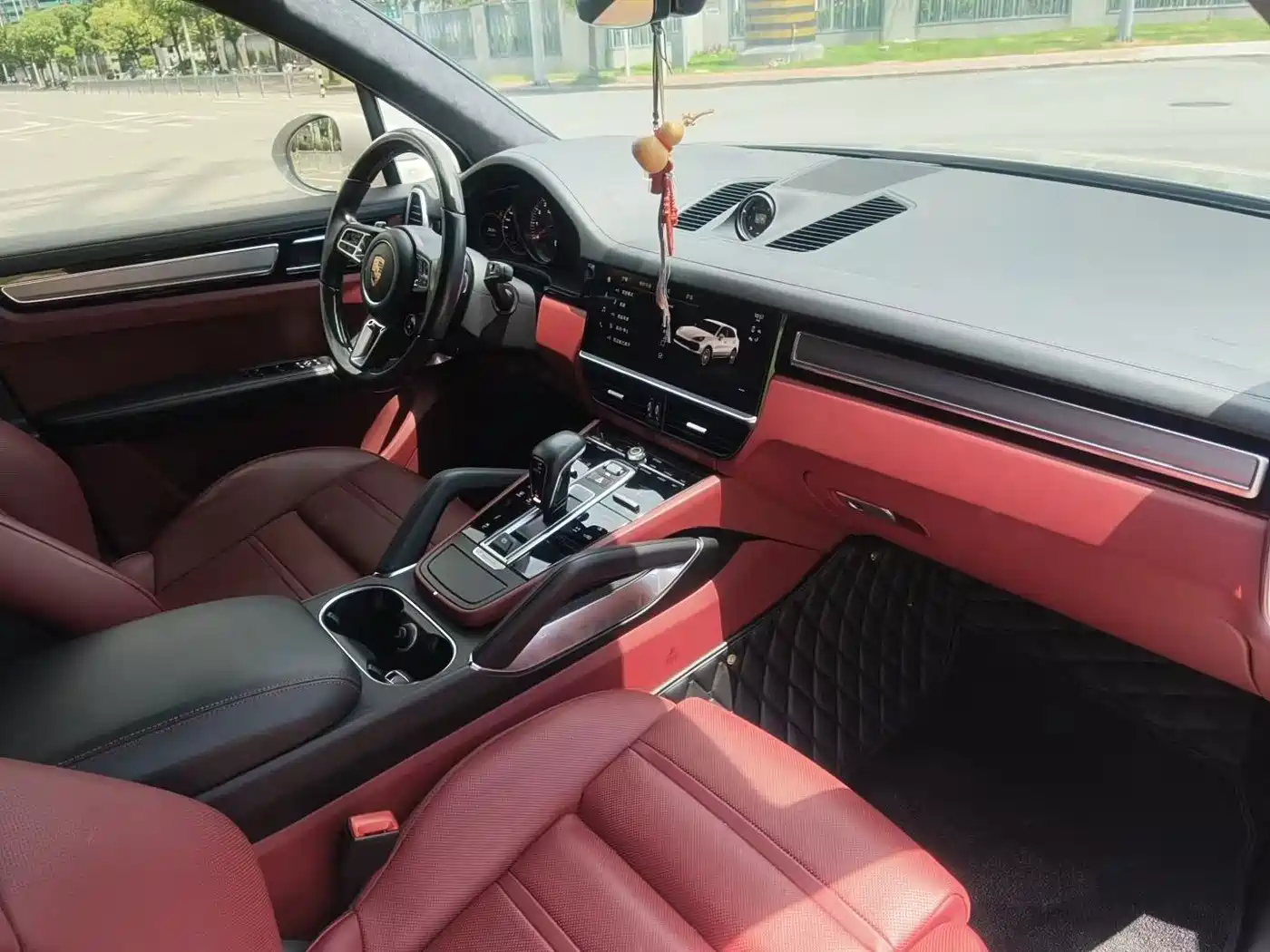 Фото 13 - Porsche Cayenne
