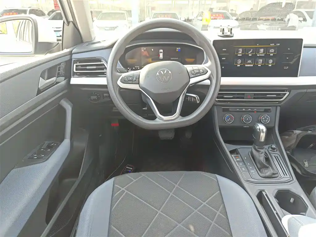 Volkswagen Lavida 2023 Facelift 1.5L Auto Comfort Edition фото 7