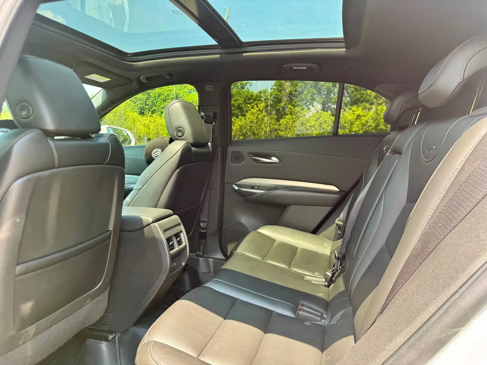 Фото 6 - Cadillac XT4