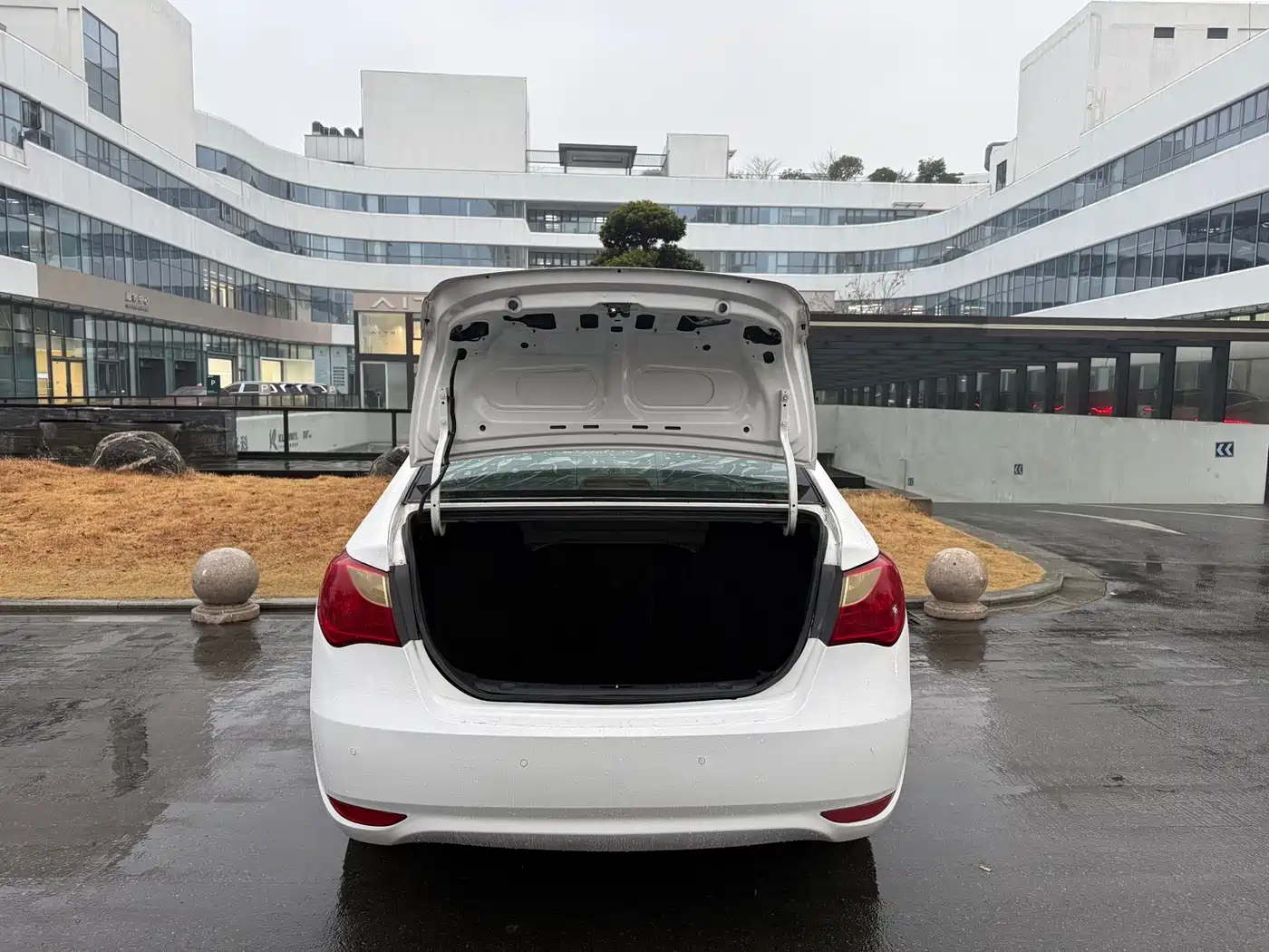 Hyundai Elantra 2011 1.6L Automatic Comfort фото 10