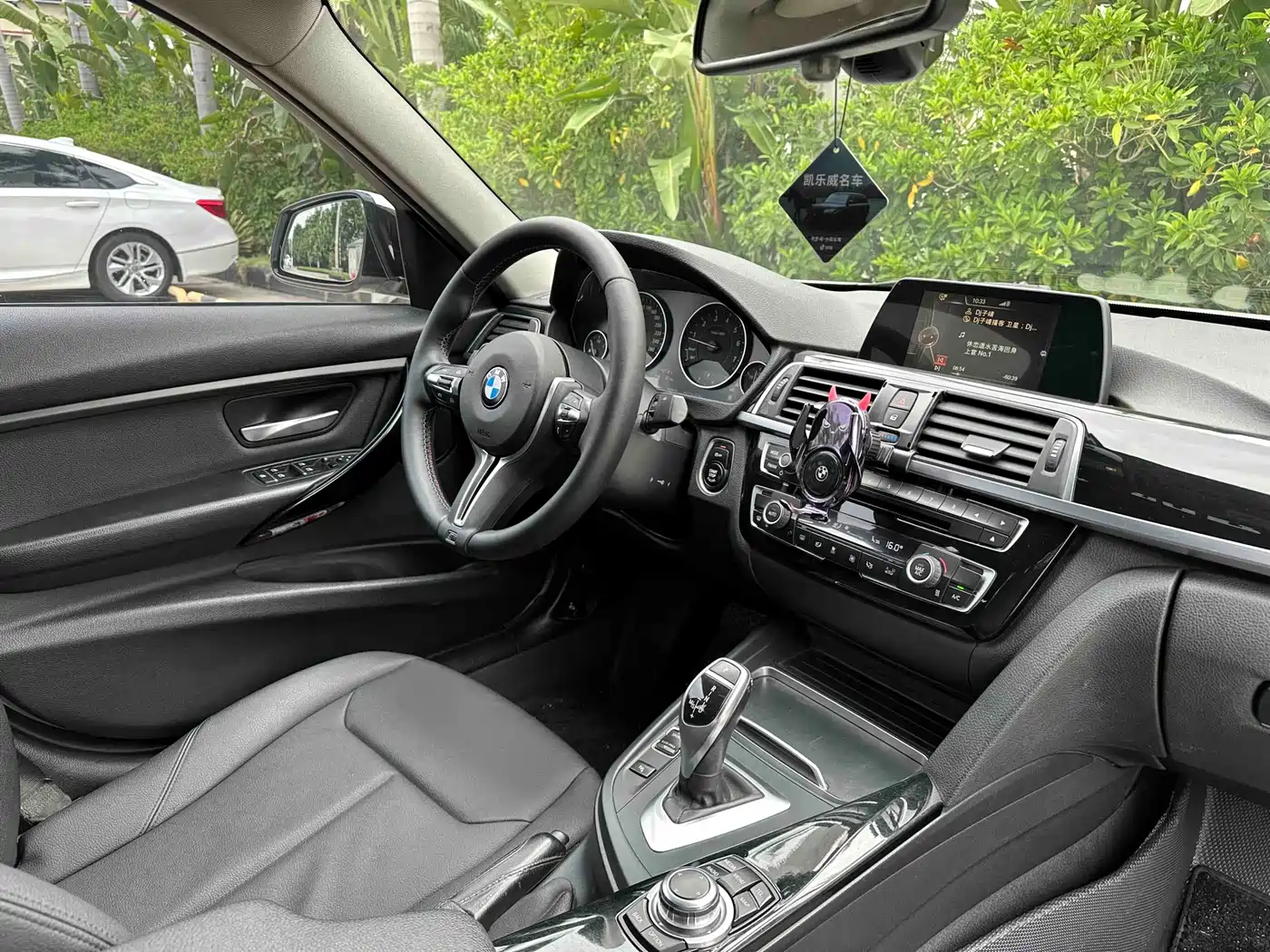 BMW 3 Series 2017 320Li M Sport фото 10