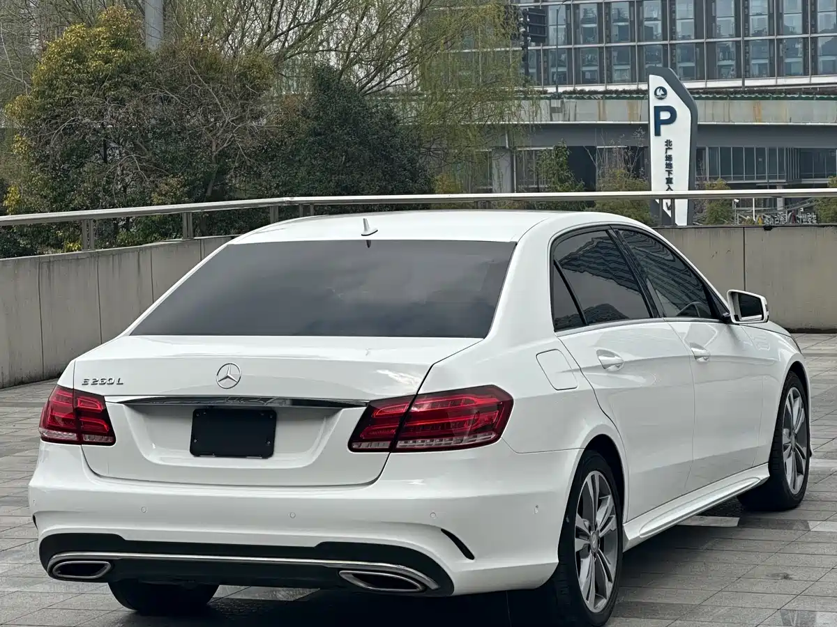 Mercedes-Benz E-Class 2015 E 260 L Sport фото 6