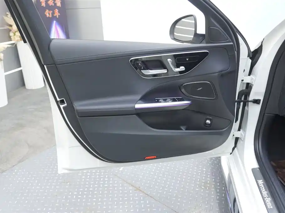 Mercedes-Benz C-Class 2023 Facelift II C 260 L Sport Edition фото 13