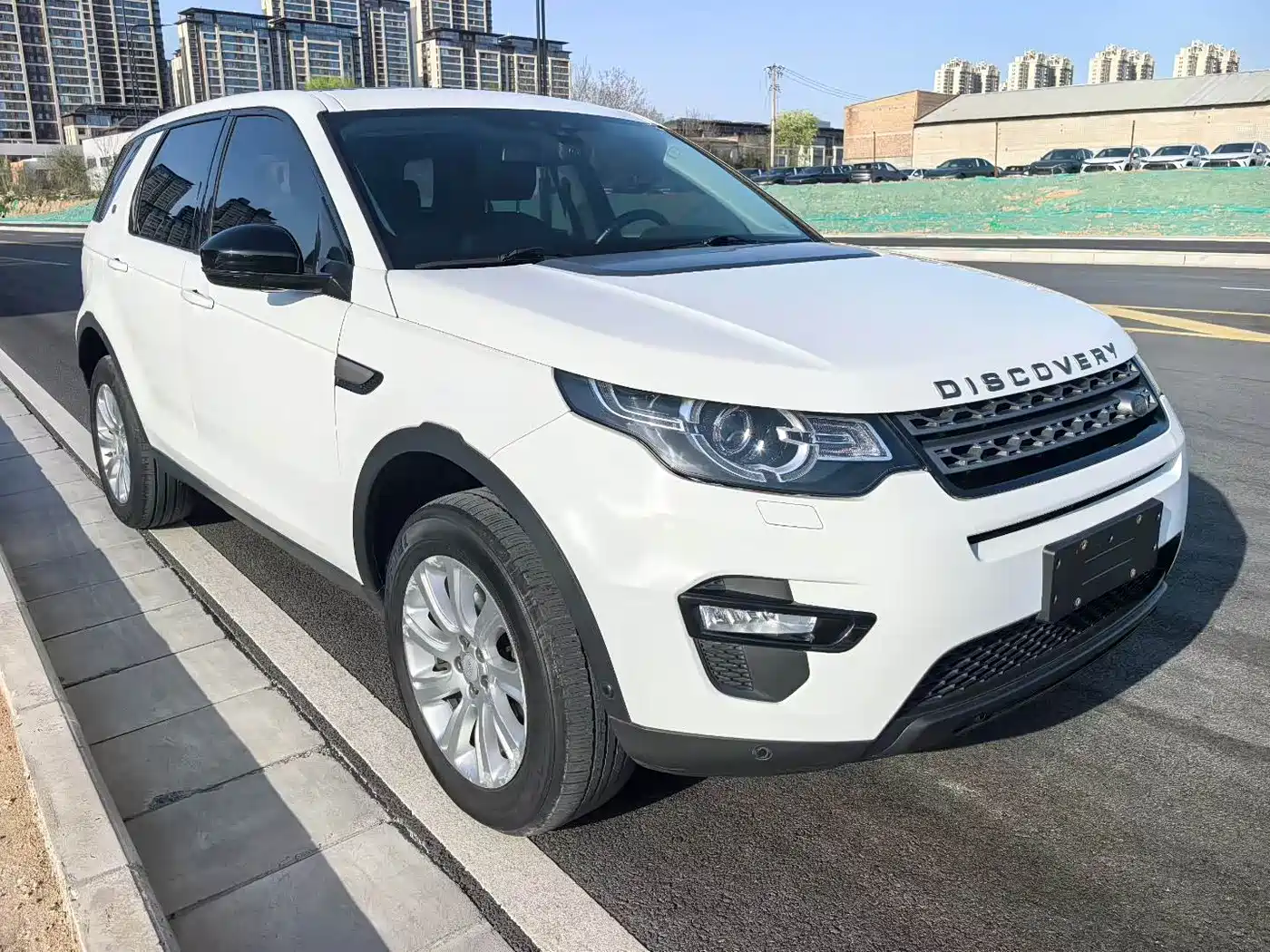 Land Rover Discovery Sport 2018 240PS PURE Edition фото 3