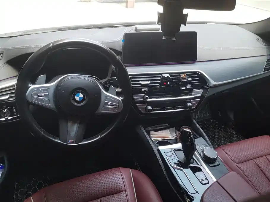 BMW 5 Series 2023 530Li Leading M Sport Package фото 12
