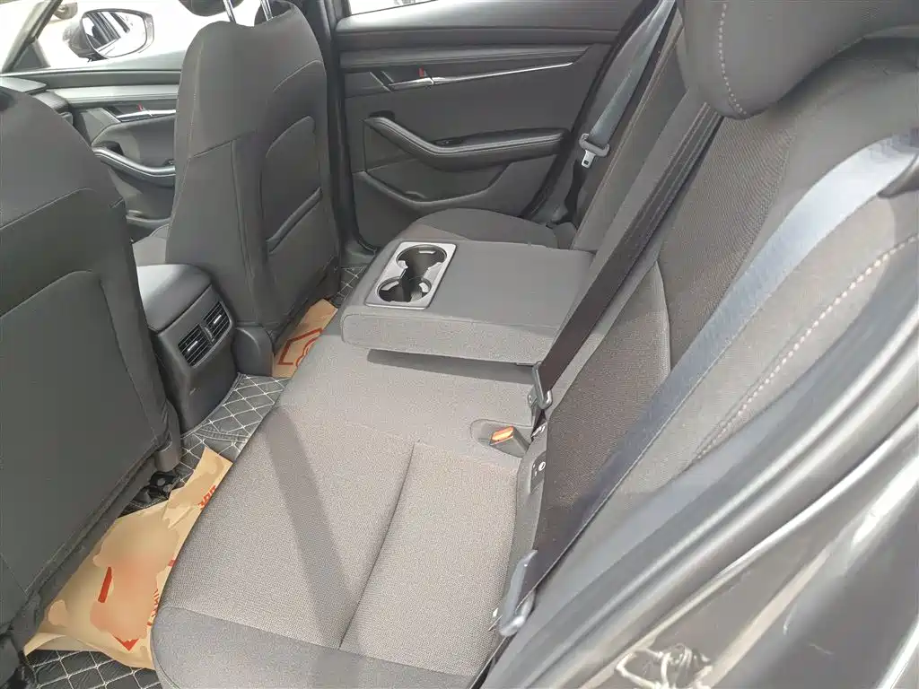 MAZDA 3 ANGKESAILA