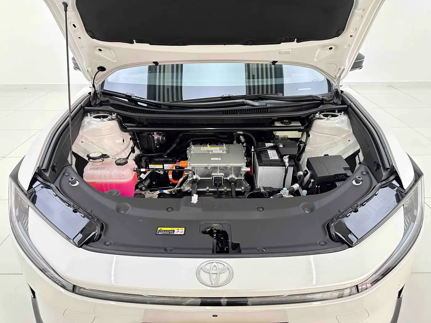 Toyota bZ5 2025 Model 550 PRO фото 8