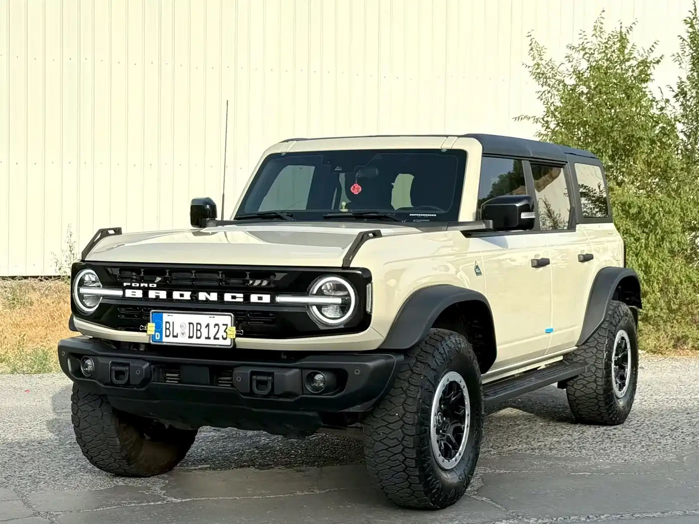 Фото 1 - Ford Bronco