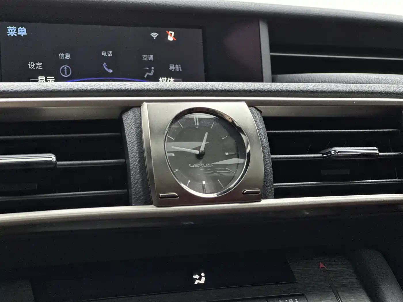 Lexus IS 2017 300 F SPORT фото 13