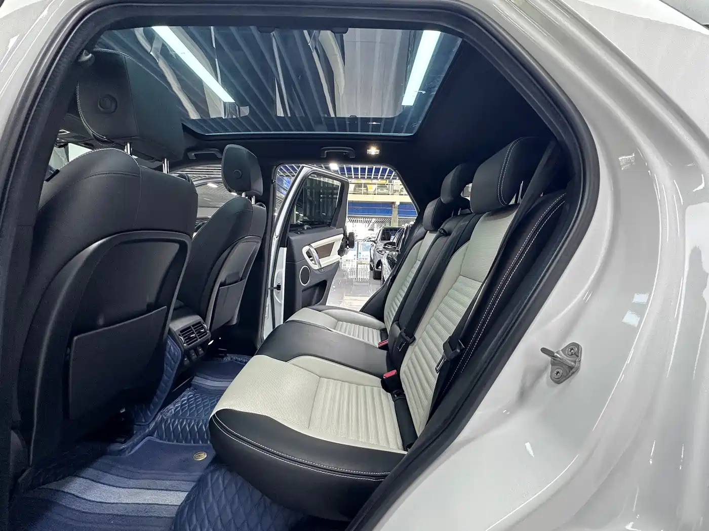 Land Rover Discovery Sport 2022 Model Facelift 249PS R-Dynamic S Performance Edition 5-seater фото 9