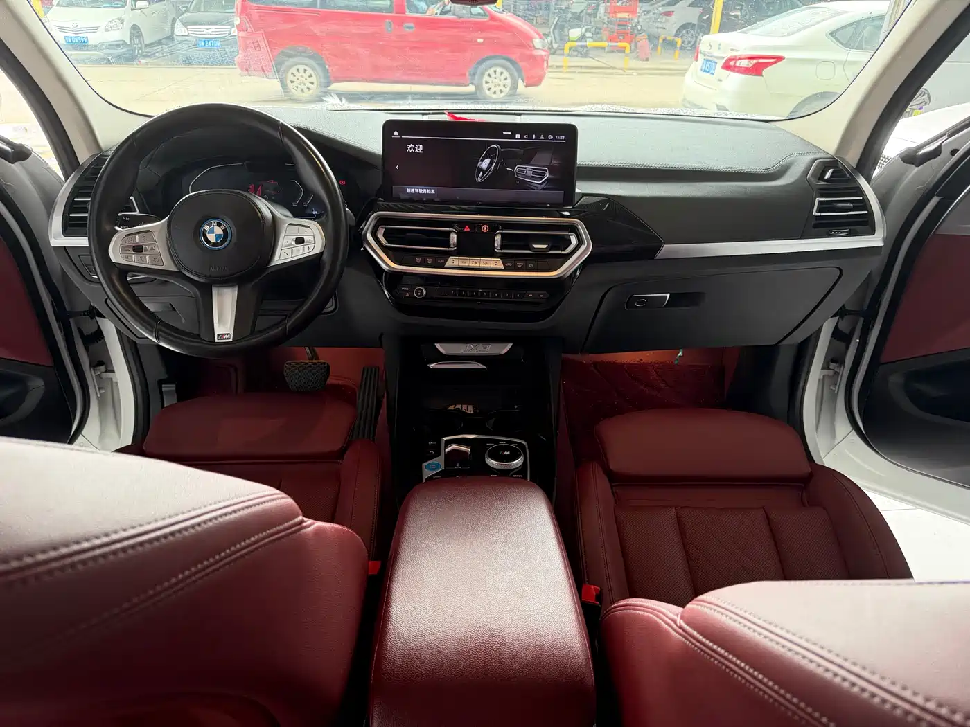 BMW iX3 2023 Leading Type фото 5